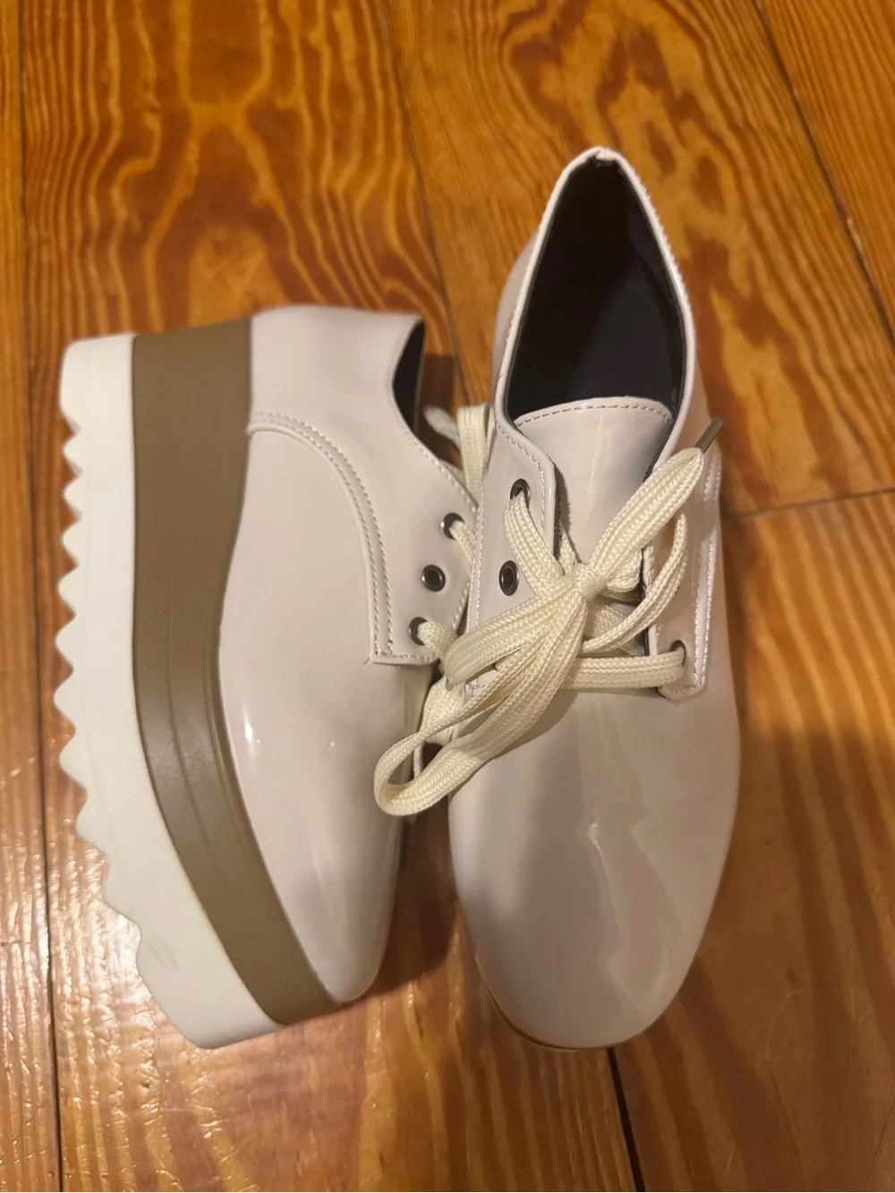 Women’s Cream Platform Lace-Up Oxfords